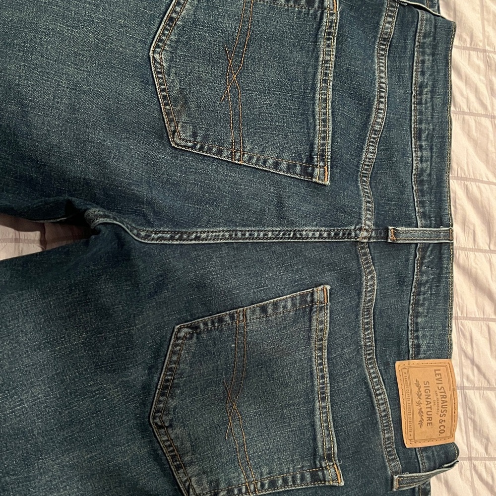 Levi's Classic Blue Jeans with Stitch Detail